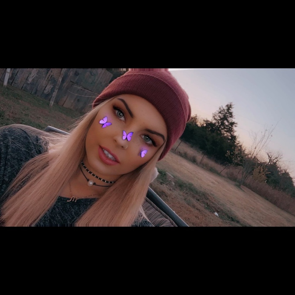 Meet your Posher, Lace